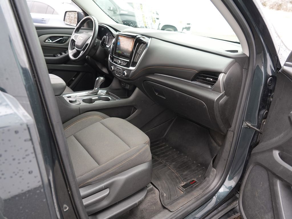 Used 2020 Chevrolet Traverse LT image 28