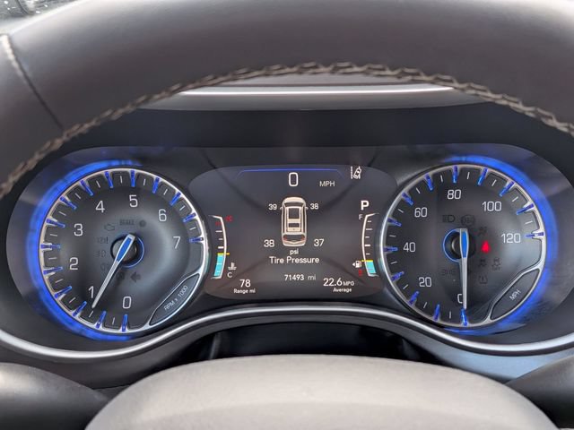 Used 2023 Chrysler Pacifica Touring-L FWD image 28
