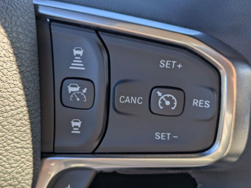 New 2026 RAM 3500 Laramie AWD/4WD image 27