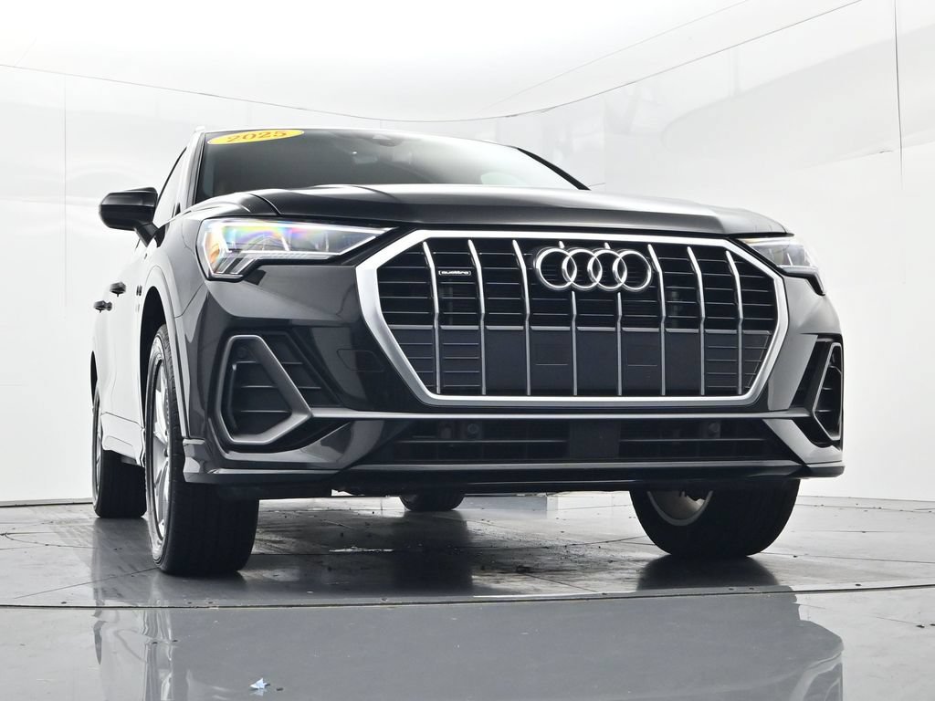 Used 2025 Audi Q3 2.0T Premium AWD/4WD image 37