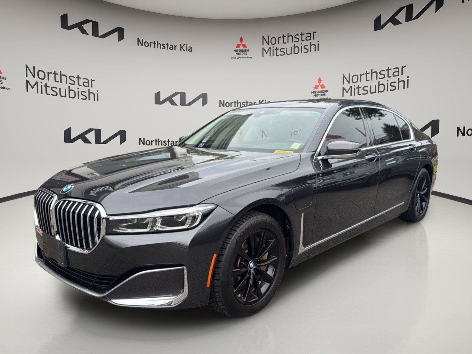 Used 2021 BMW 745e xDrive w/ Luxury Rear Seating Package AWD/4WD image 1