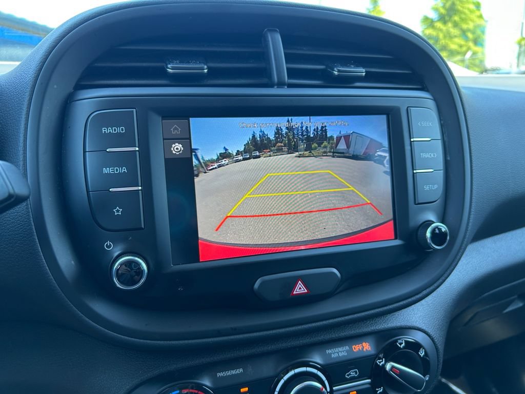 Used 2025 Kia Soul LX FWD image 17