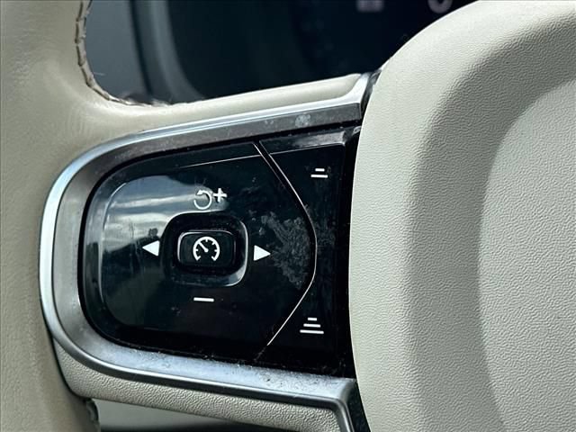 Used 2023 Volvo XC90 B6 Plus w/ Protection Package Premier AWD/4WD image 26