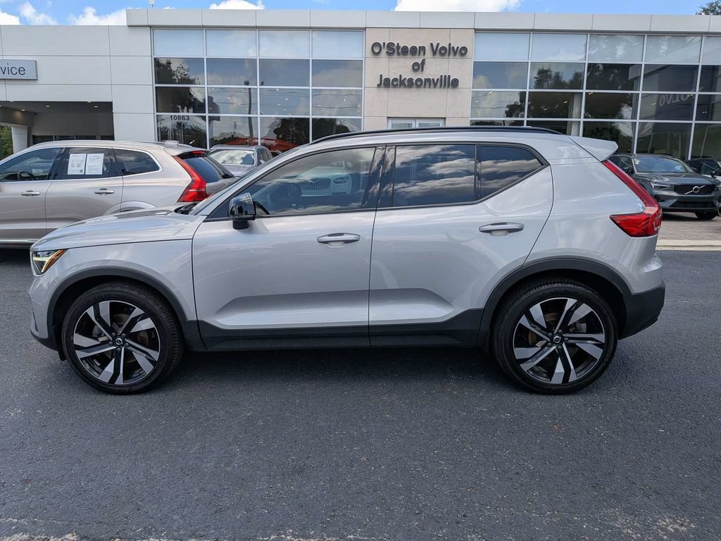 Certified 2023 Volvo XC40 B5 Ultimate w/ Climate Package AWD/4WD image 3