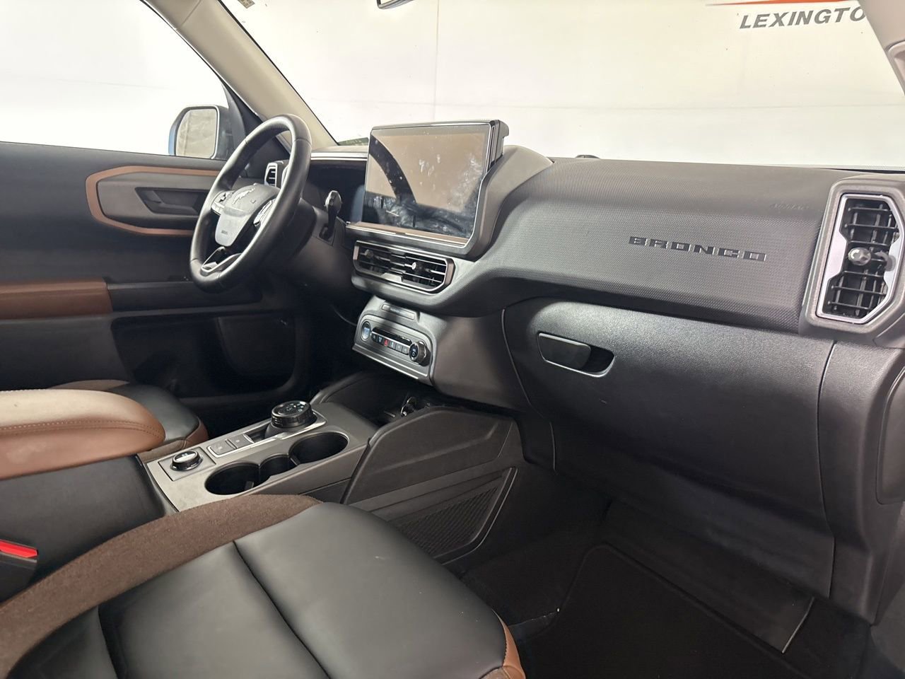 Used 2025 Ford Bronco Sport Outer Banks w/ Outer Banks Tech Package+ AWD/4WD image 27
