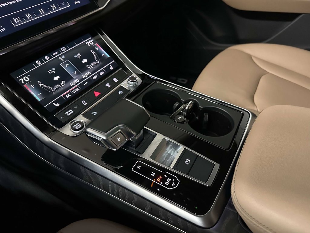 Used 2025 Audi Q8 Premium w/ Convenience Package AWD/4WD image 29