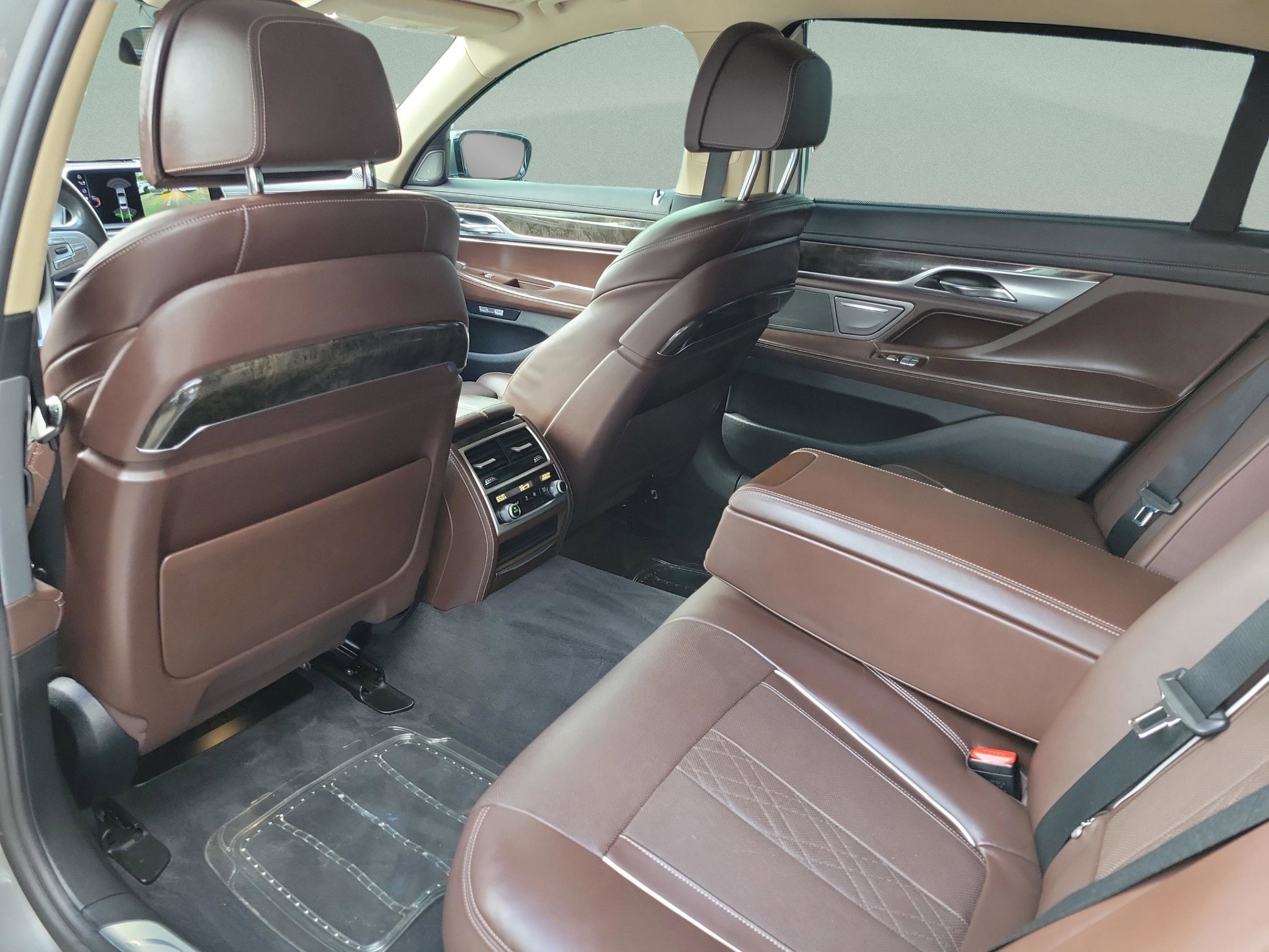 Used 2016 BMW 740i RWD image 29