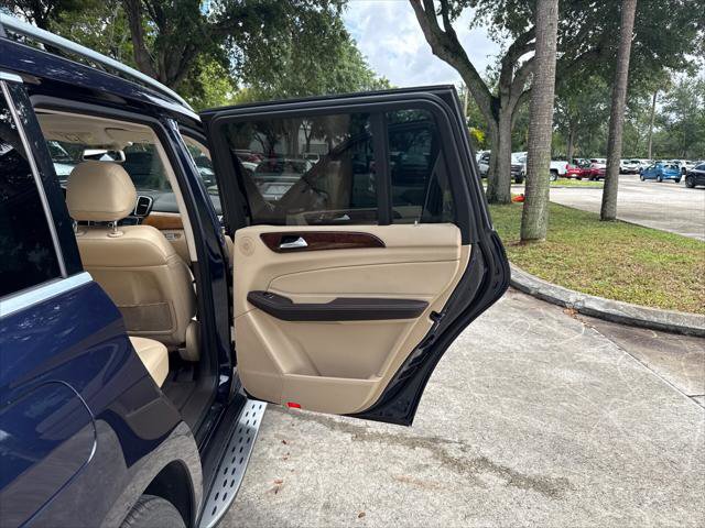 Used 2017 Mercedes-Benz GLS 450 4MATIC w/ Premium Package image 20