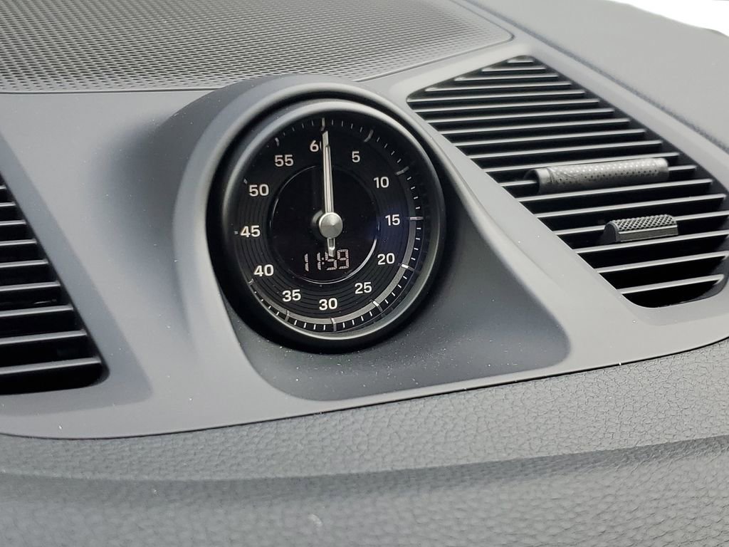 Certified 2025 Porsche Cayenne E-Hybrid image 21