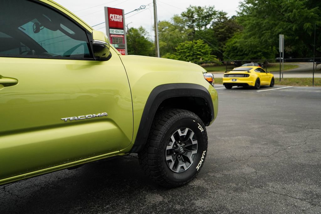 Used 2023 Toyota Tacoma TRD Off-Road w/ TRD Premium Off Road Package AWD/4WD image 17