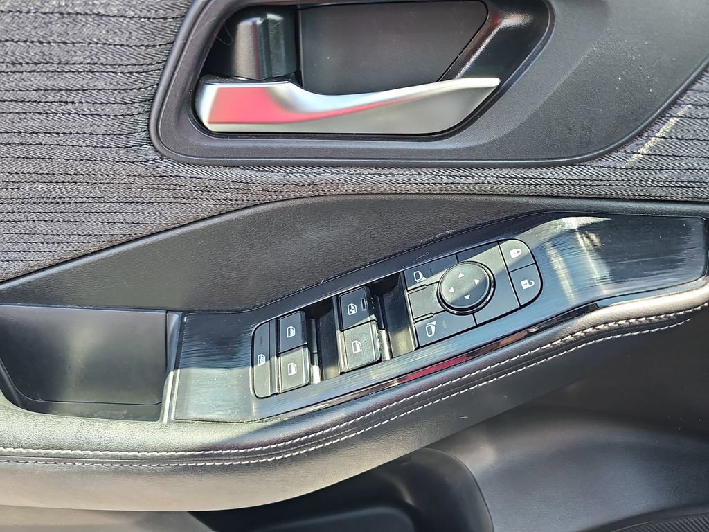 Used 2023 Nissan Rogue SV AWD/4WD image 31