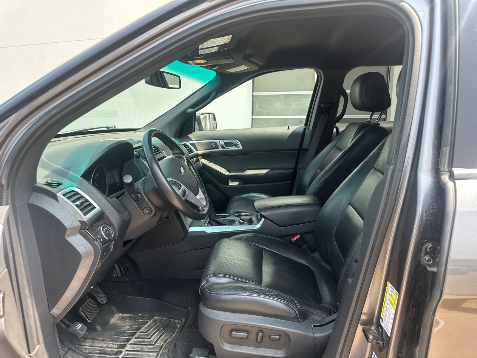 Used 2011 Ford Explorer Limited w/ Class III Trailer Tow Pkg AWD/4WD image 7