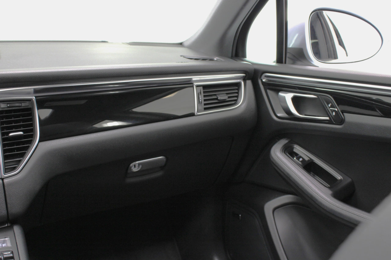 Used 2017 Porsche Macan S image 57