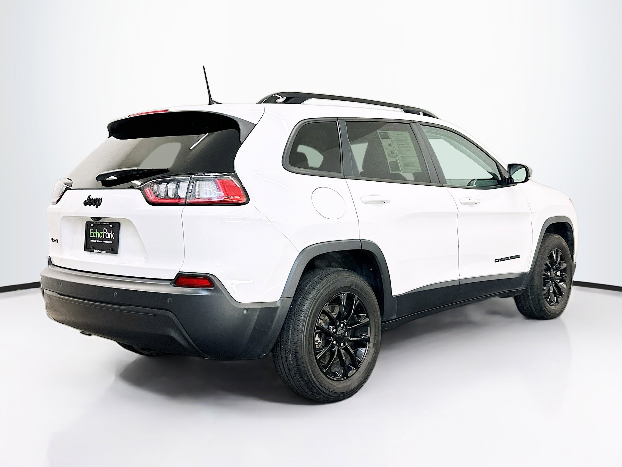 Used 2023 Jeep Cherokee Altitude Lux AWD/4WD image 9