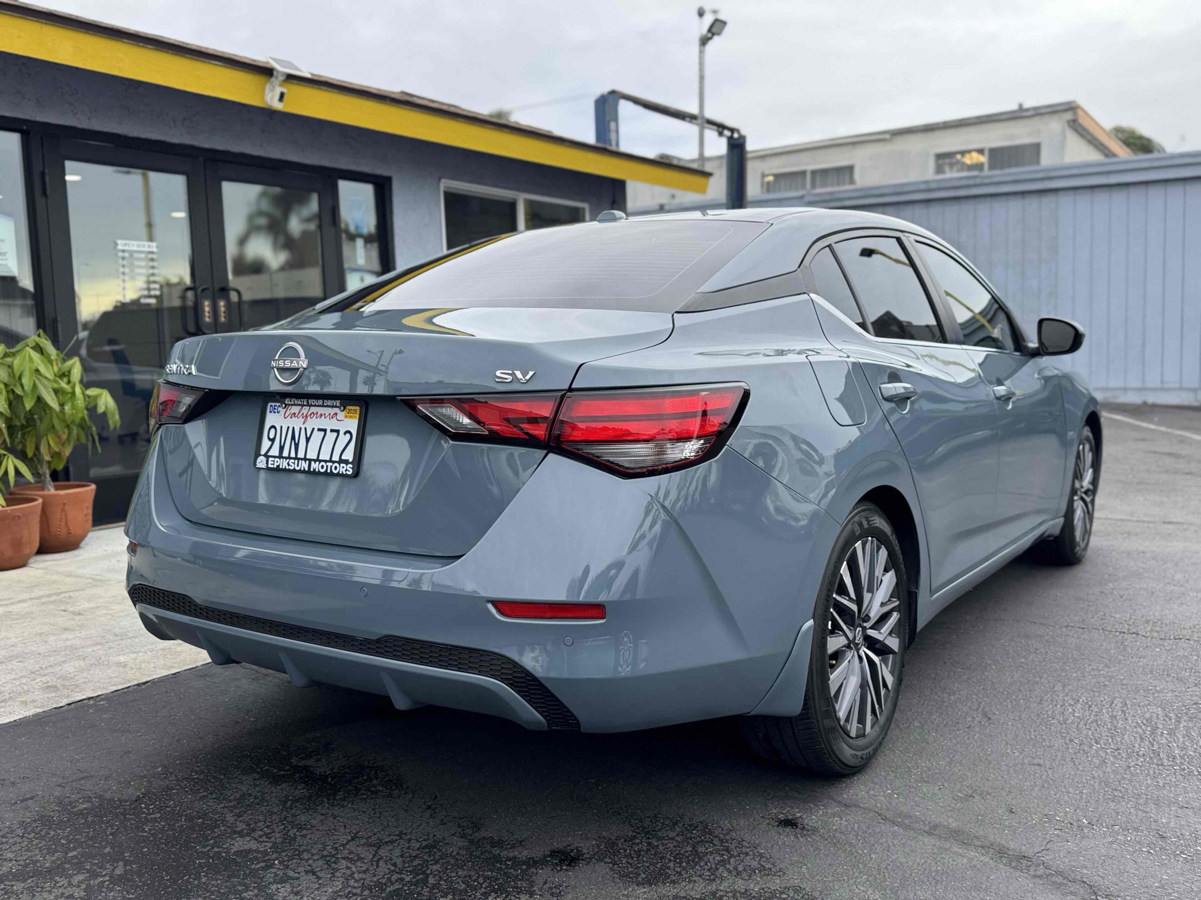 Used 2024 Nissan Sentra SV FWD image 5