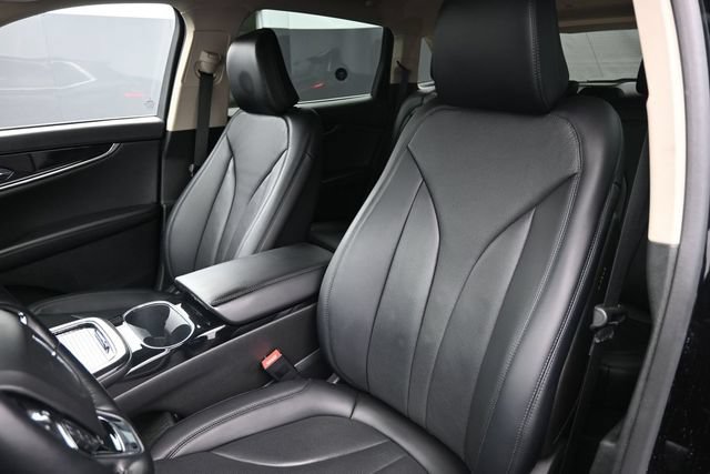 Used 2023 Lincoln Nautilus Reserve AWD/4WD image 11