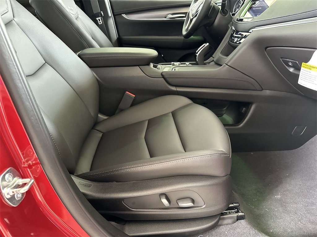 New 2025 Cadillac XT5 Luxury image 36