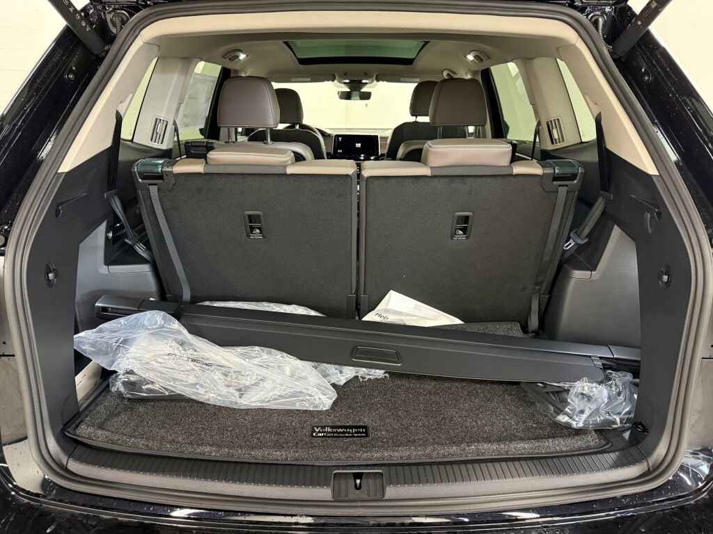 New 2026 Volkswagen Atlas SEL image 9