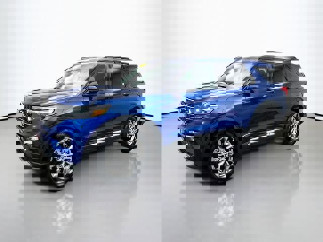 Used 2020 Ford Explorer XLT w/ Equipment Group 202A image 4