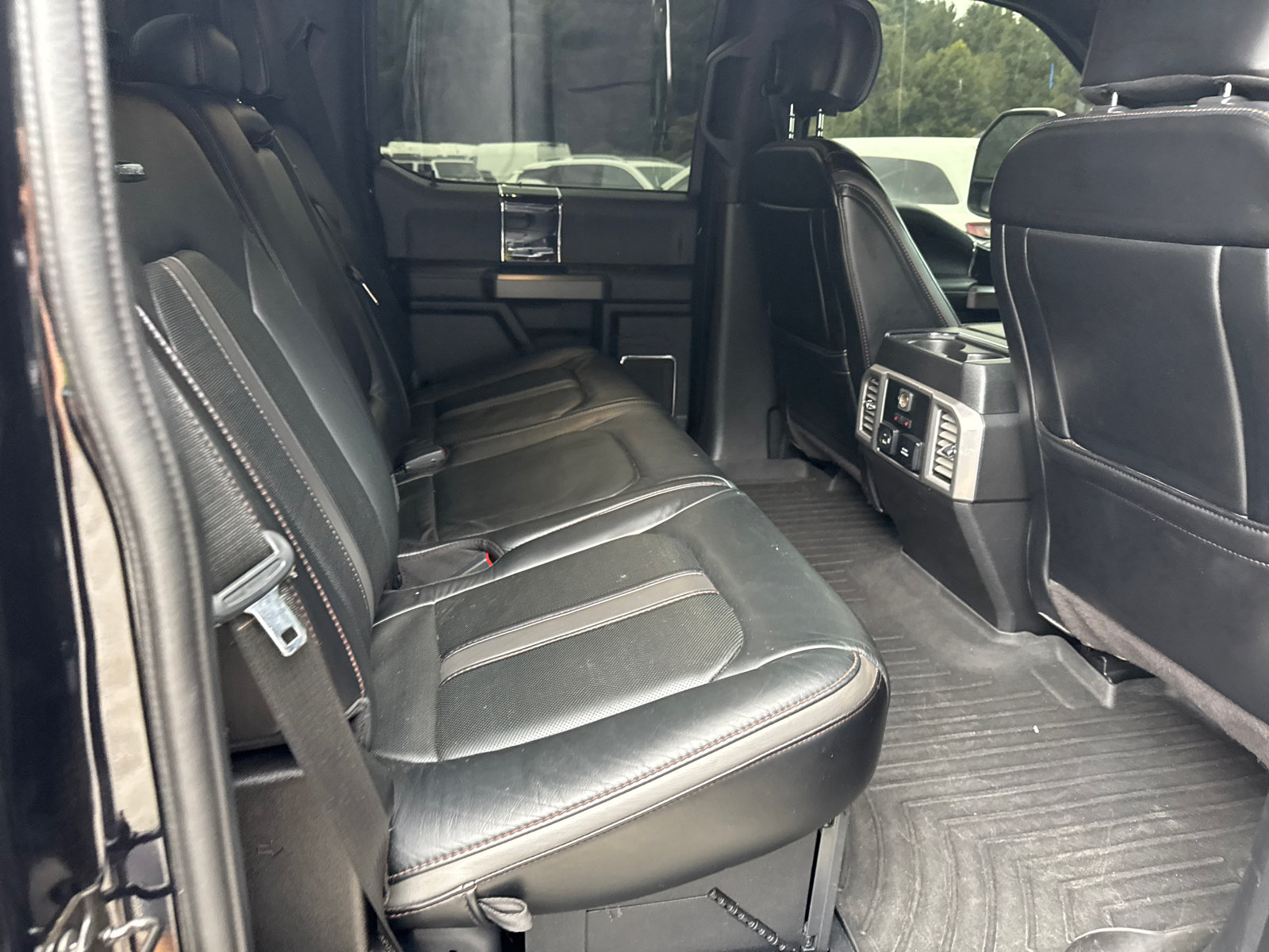 Used 2020 Ford F450 Platinum w/ FX4 Off-Road Package AWD/4WD image 16