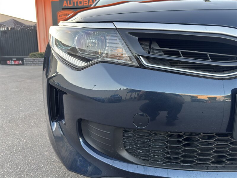 Used 2018 Kia Optima Premium w/ Convenience Package FWD image 4