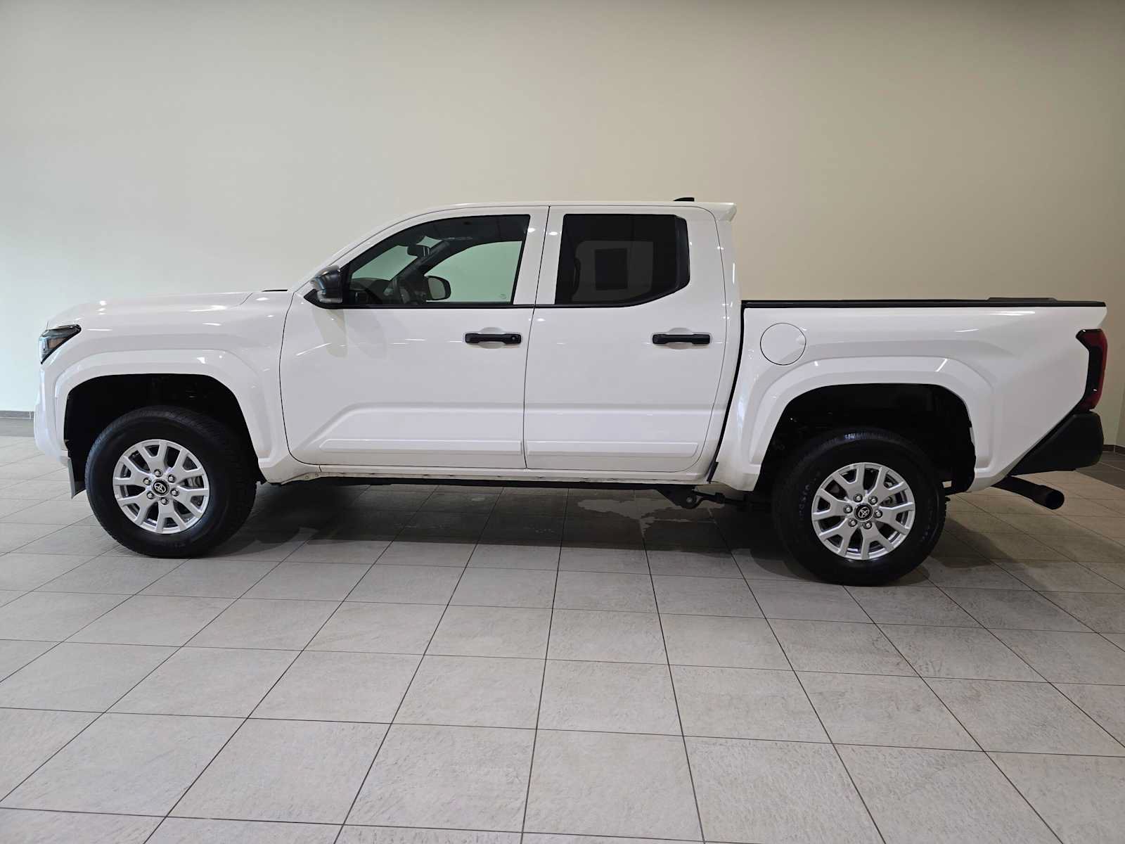 Certified 2025 Toyota Tacoma SR RWD image 3