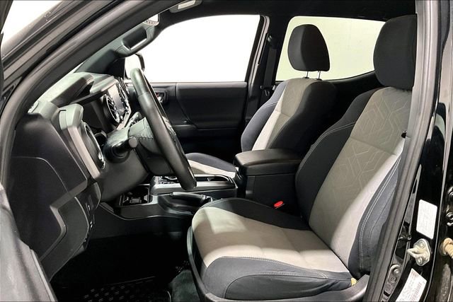 Used 2020 Toyota Tacoma TRD Sport AWD/4WD image 23