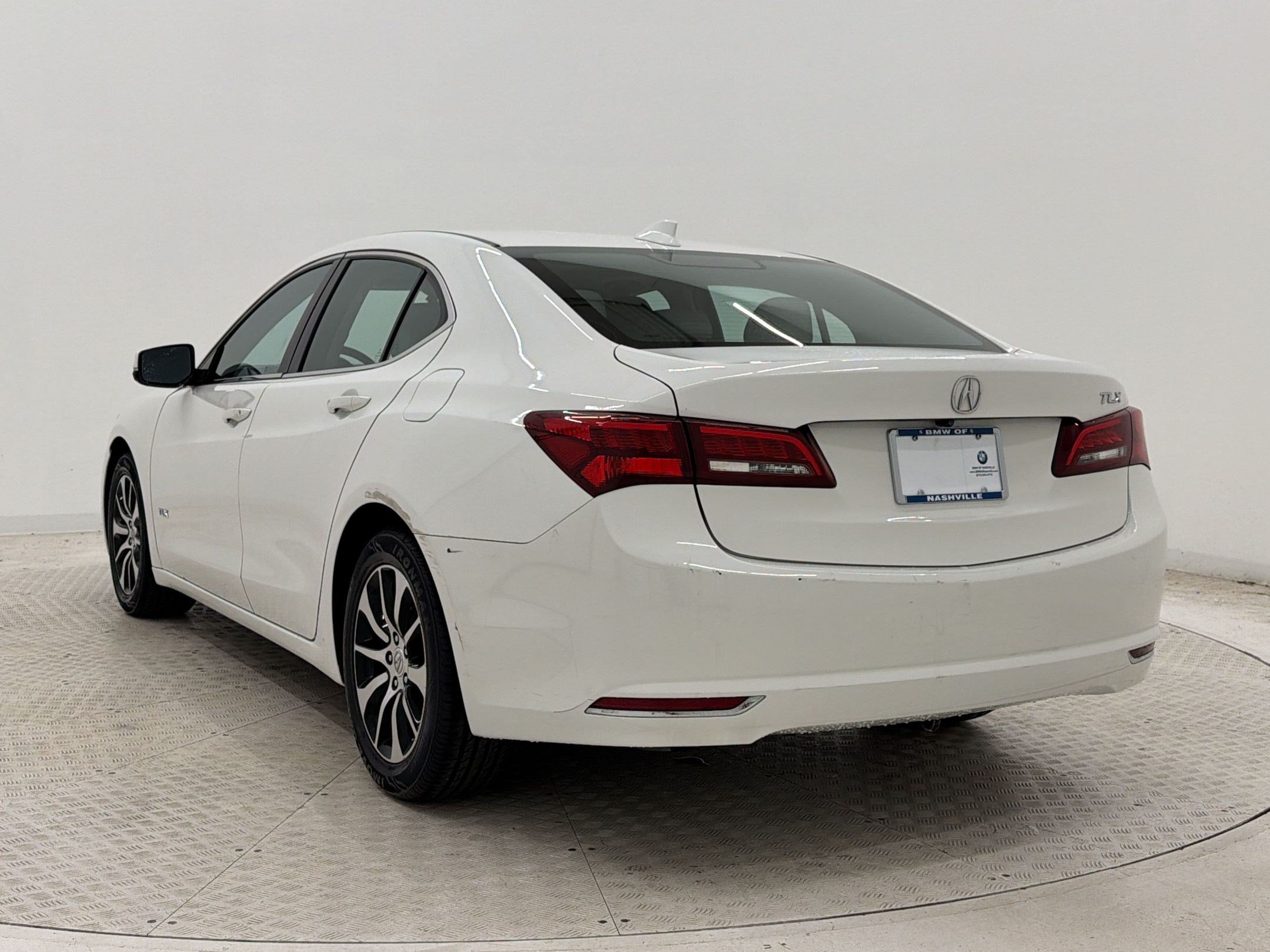 Used 2017 Acura TLX FWD image 3