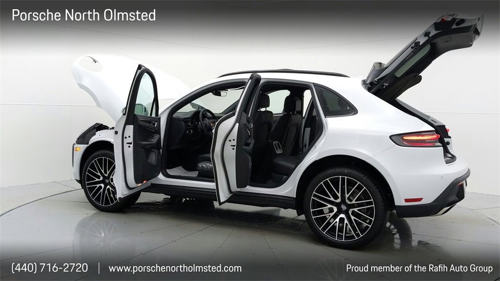 Used 2022 Porsche Macan image 14
