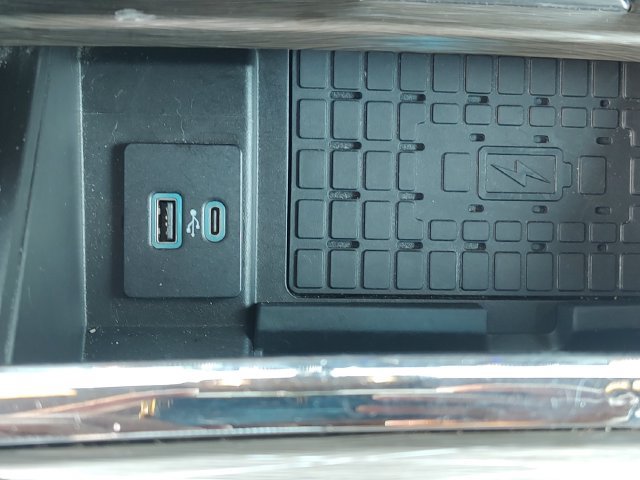 Used 2024 Ford Expedition Limited RWD image 35