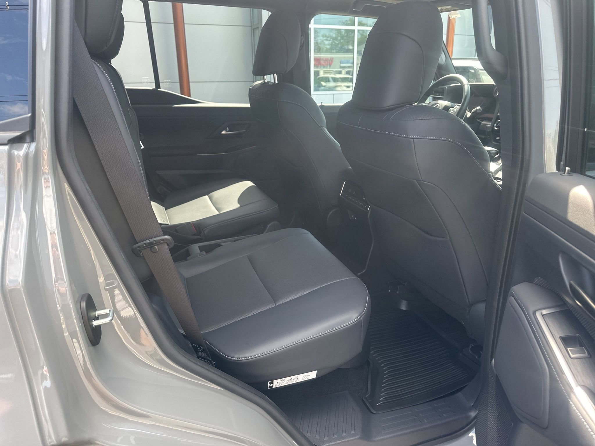 Used 2024 Lexus GX 550 w/ Accessory Package (31) image 14