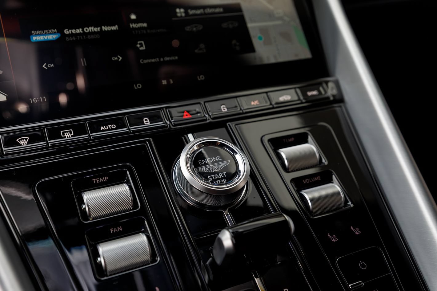 Used 2024 Aston Martin DB12 Coupe RWD image 39
