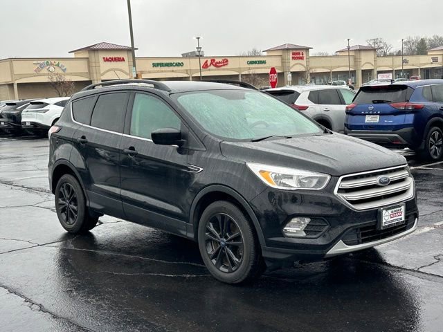 Used 2018 Ford Escape SE image 3