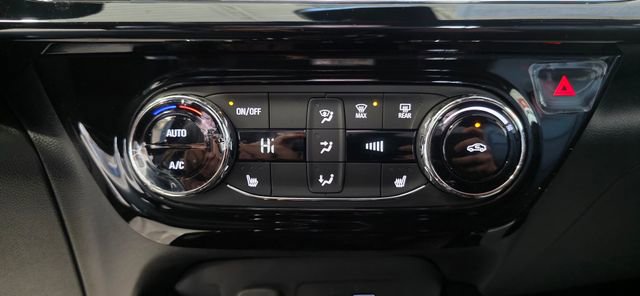 New 2026 Chevrolet Trax RS w/ Sunroof Package image 21