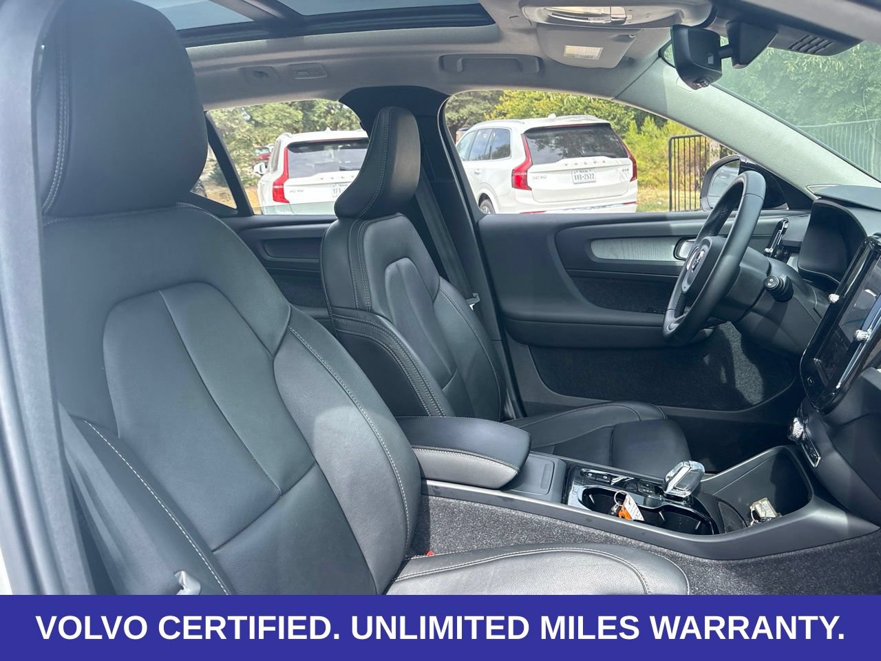 Certified 2025 Volvo XC40 B5 Plus AWD/4WD image 15