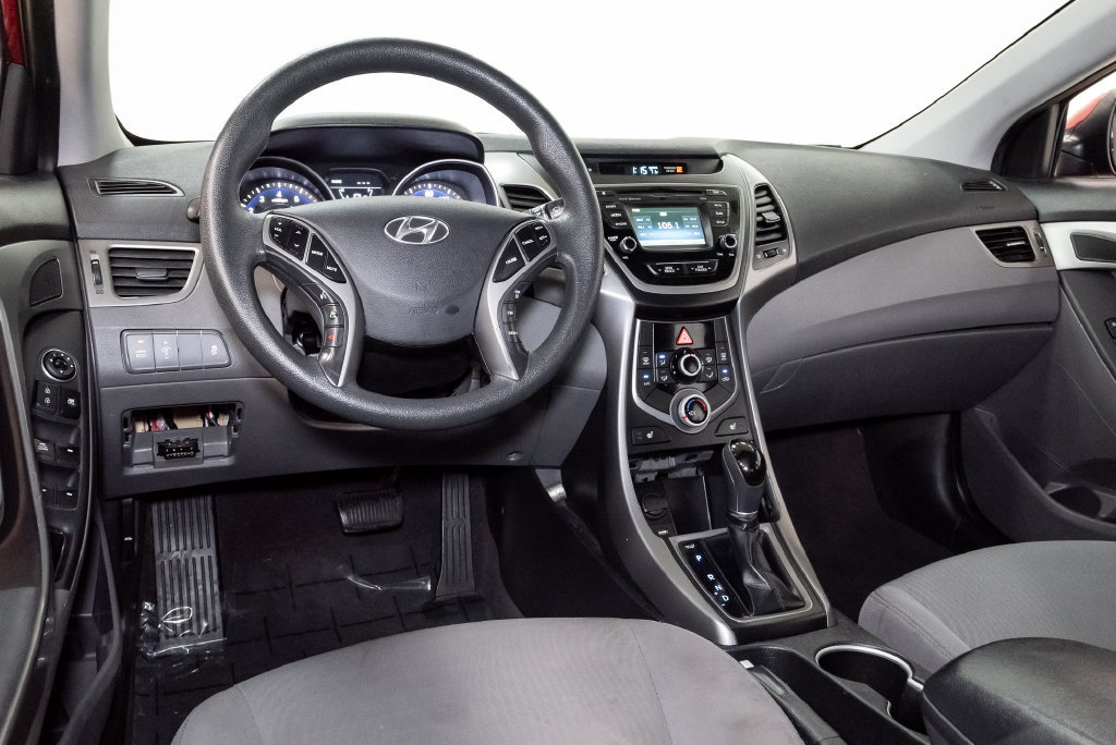 Used 2014 Hyundai Elantra SE w/ Option Group 02 FWD image 7