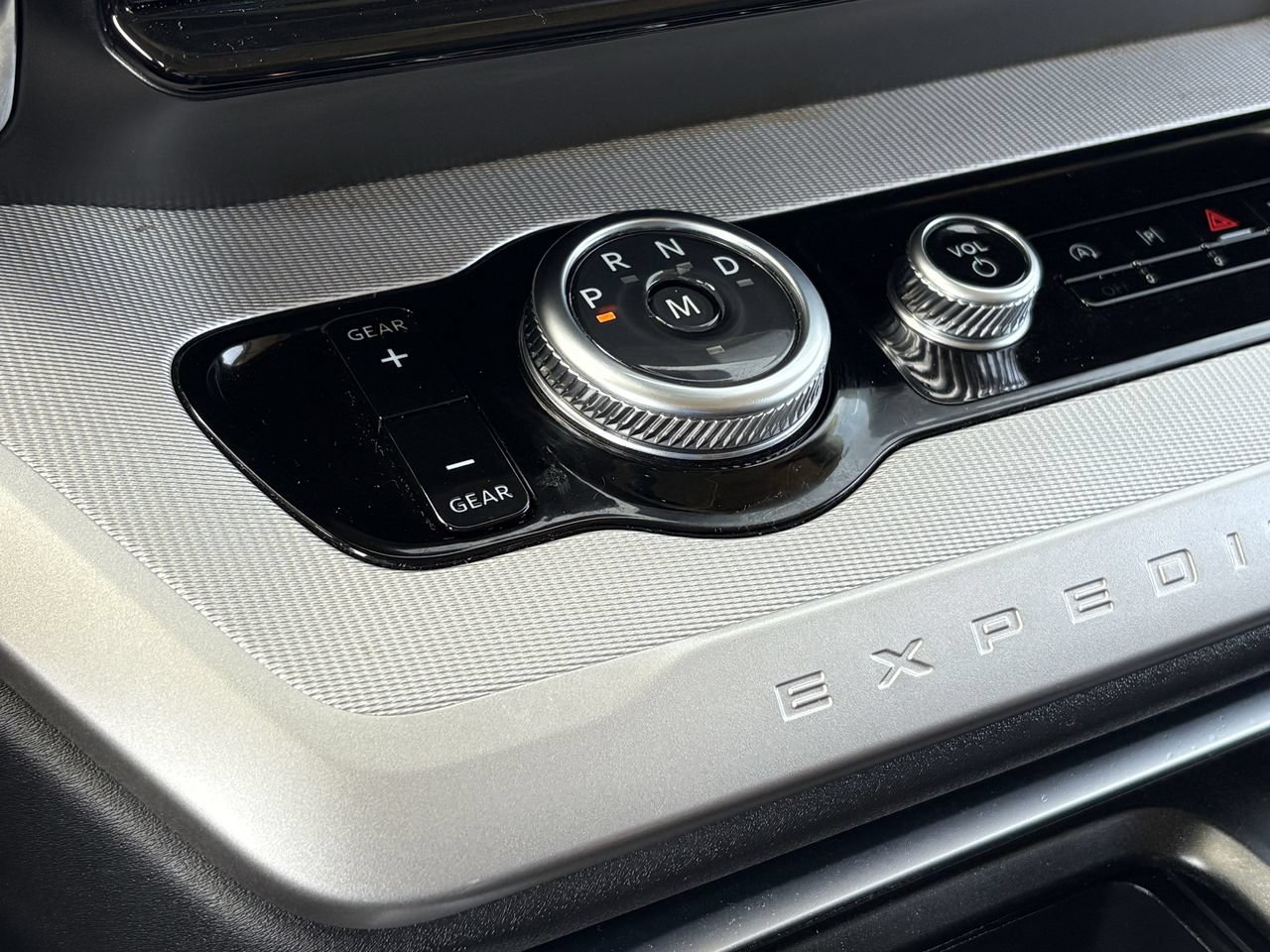 Used 2025 Ford Expedition Max Active RWD image 19