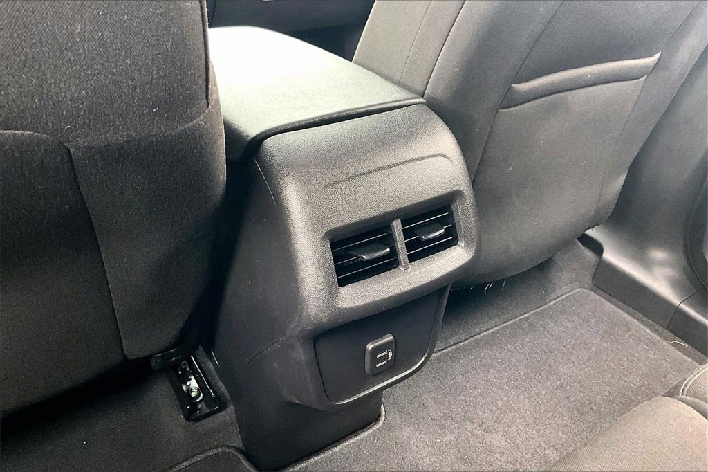 Used 2023 Chevrolet Equinox LT image 33