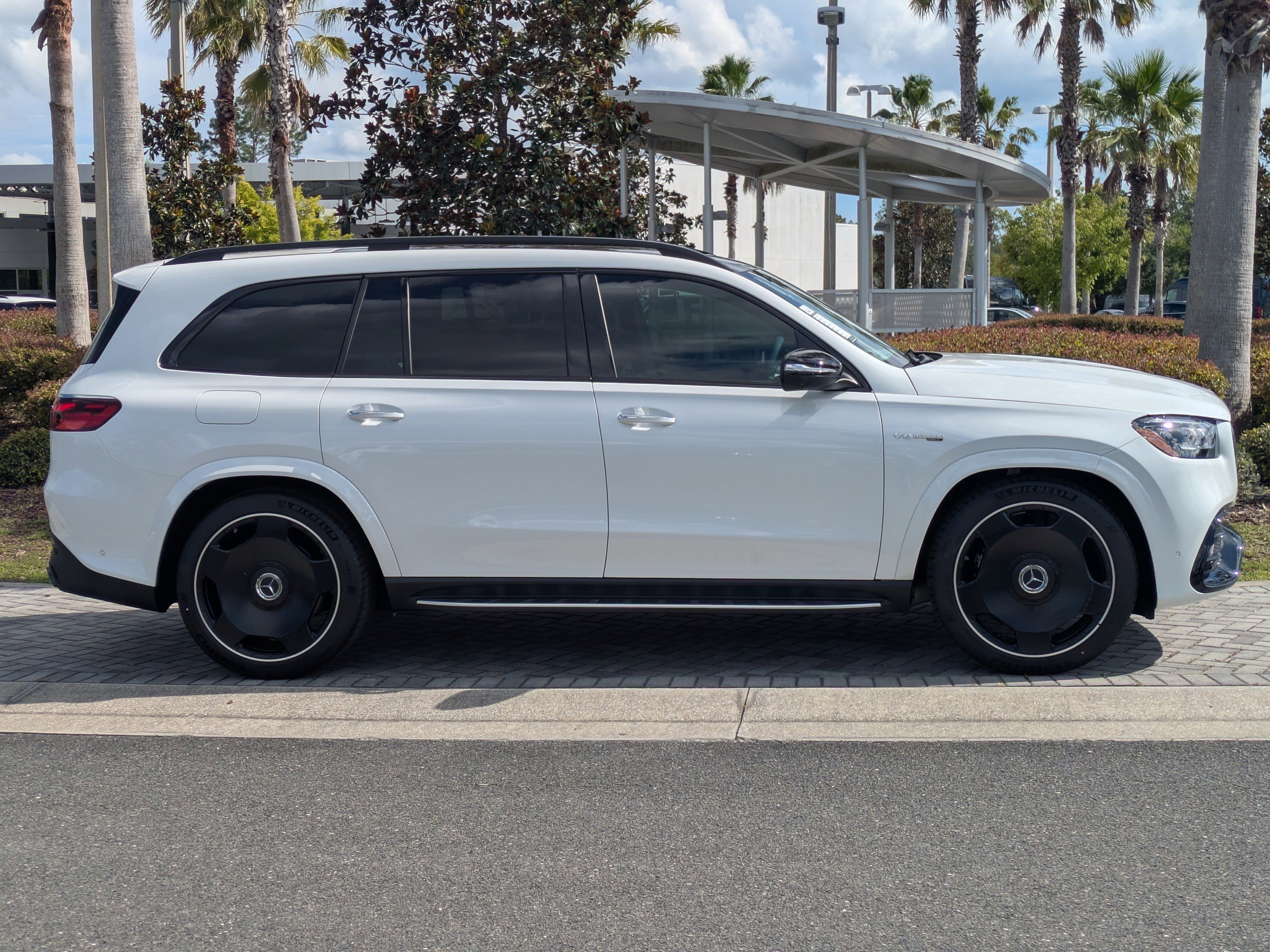 New 2025 Mercedes-Benz GLS 63 AMG 4MATIC image 5