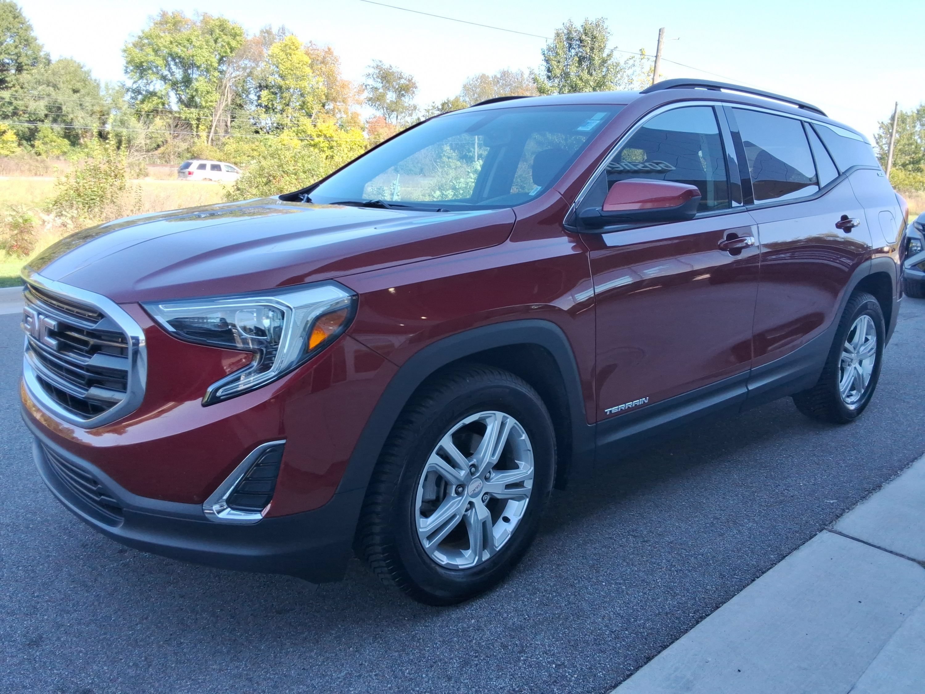 Used 2019 GMC Terrain SLE w/ Driver Convenience Package FWD image 7