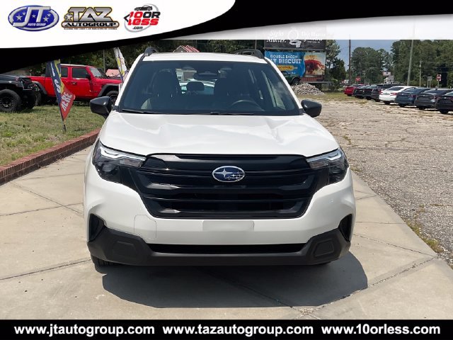 Used 2025 Subaru Forester AWD/4WD image 2