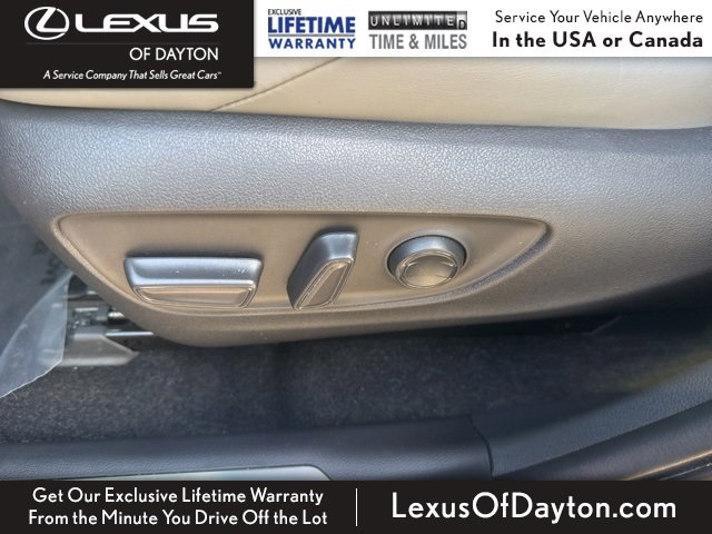 Used 2023 Toyota Venza XLE image 15