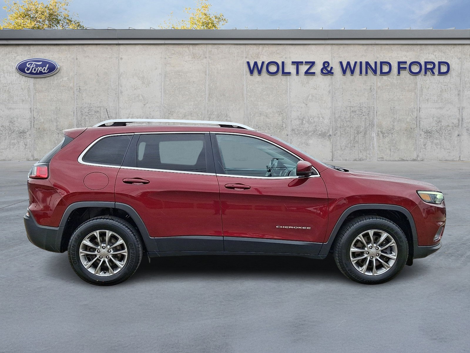 Used 2019 Jeep Cherokee Latitude Plus image 7