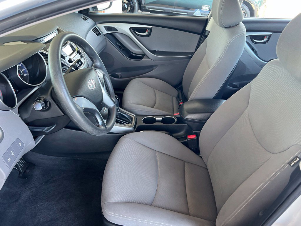 Used 2016 Hyundai Elantra SE FWD image 4