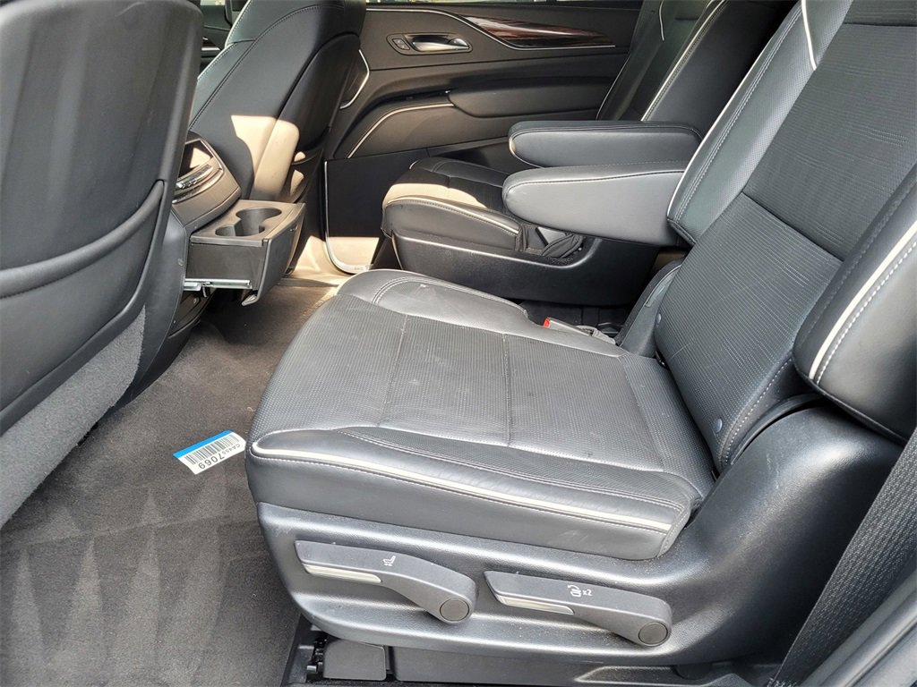 Used 2022 Cadillac Escalade Premium Luxury image 10