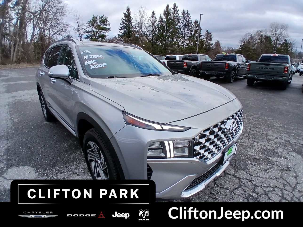 Used 2023 Hyundai Santa Fe SEL w/ Premium Package AWD/4WD image 3