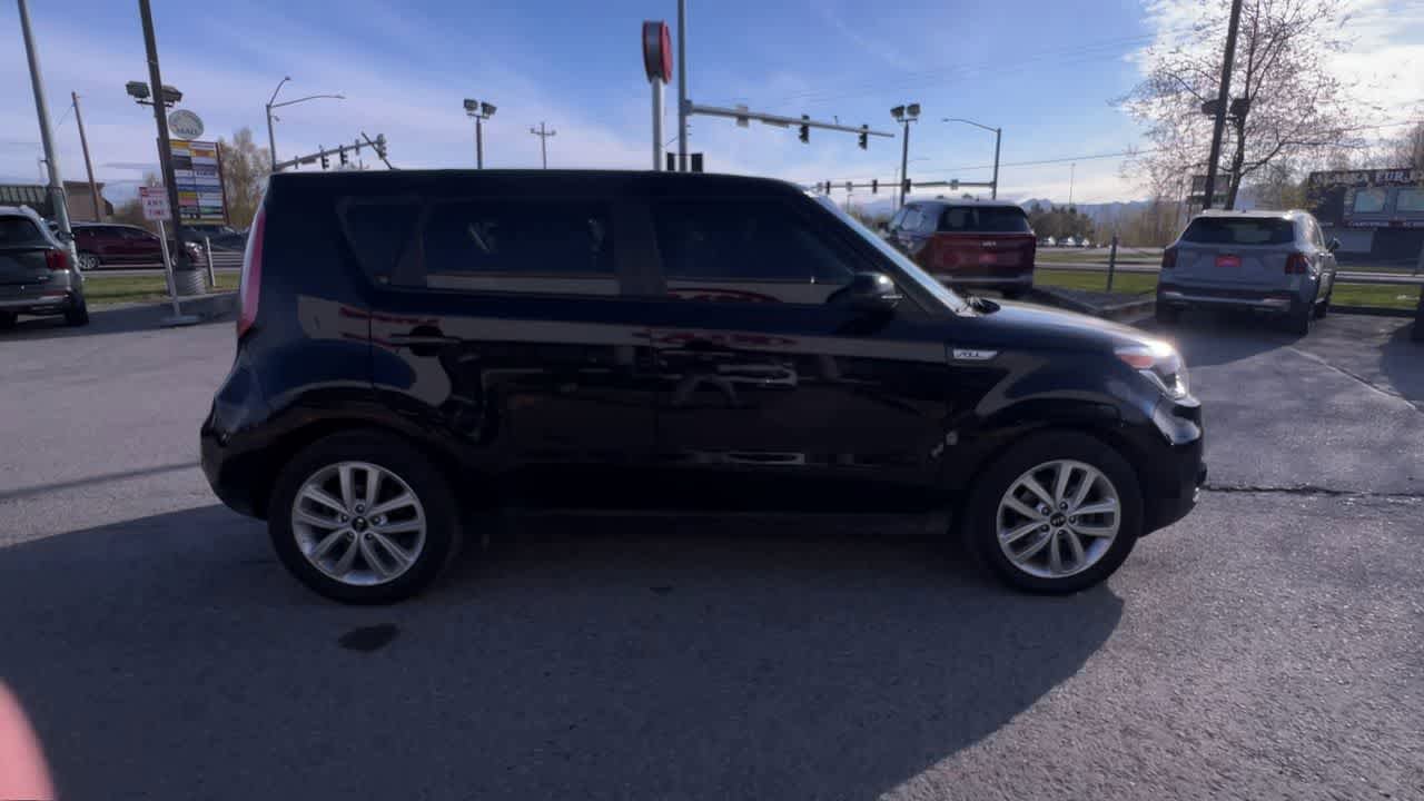 Used 2018 Kia Soul + FWD image 9