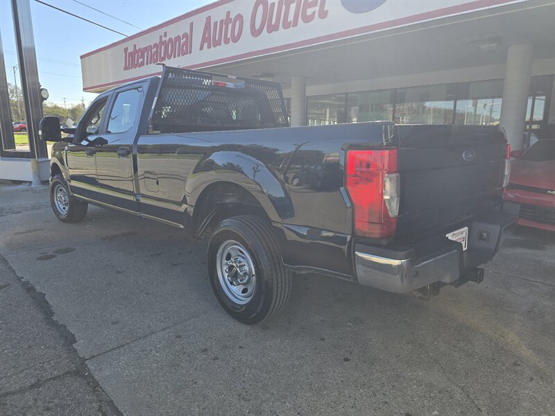 Used 2022 Ford F250 XL w/ Power Equipment Group RWD image 6