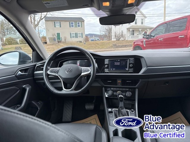 Used 2024 Volkswagen Jetta SE image 37