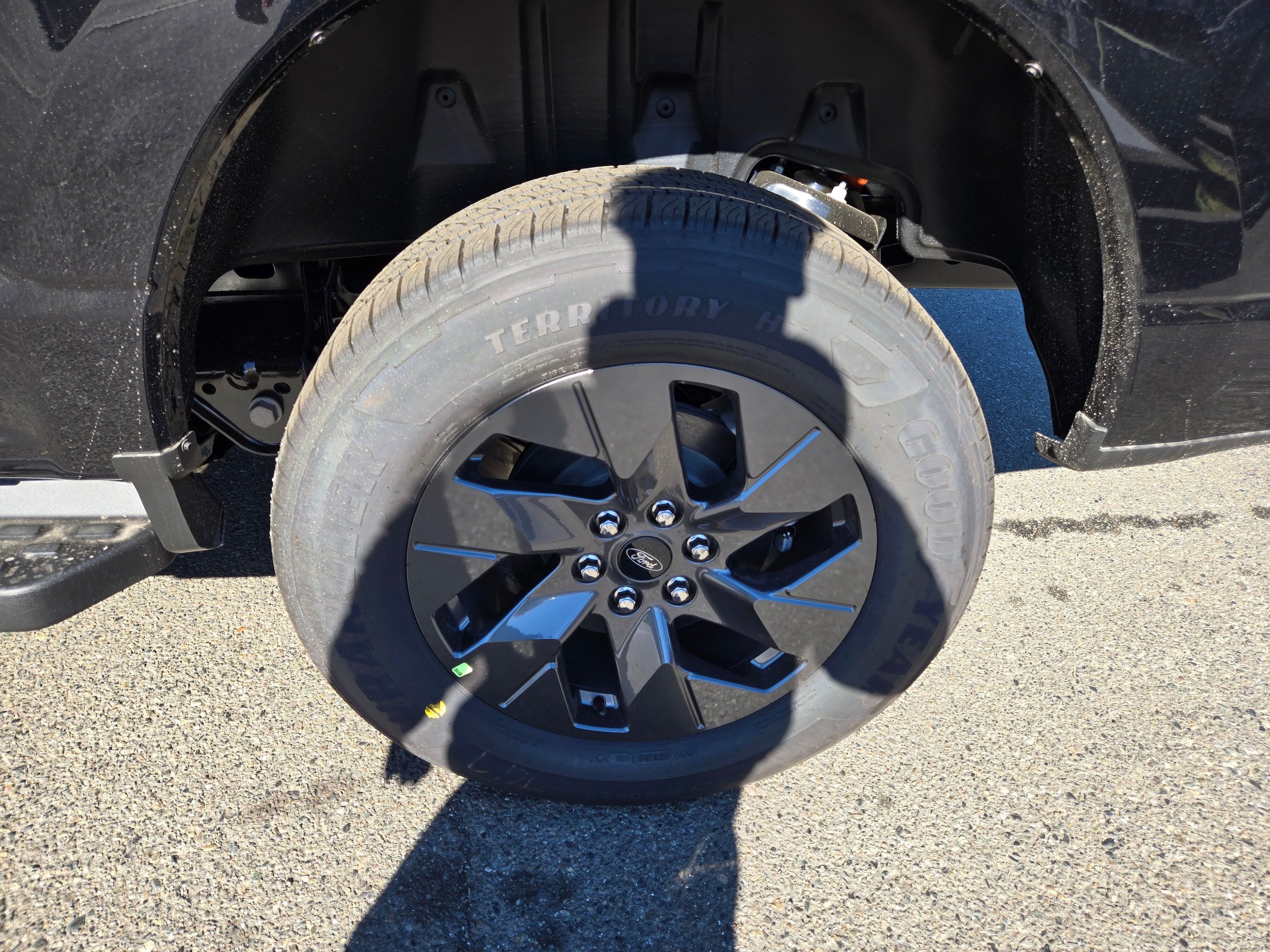 New 2025 Ford F150 Lightning Flash AWD/4WD image 9